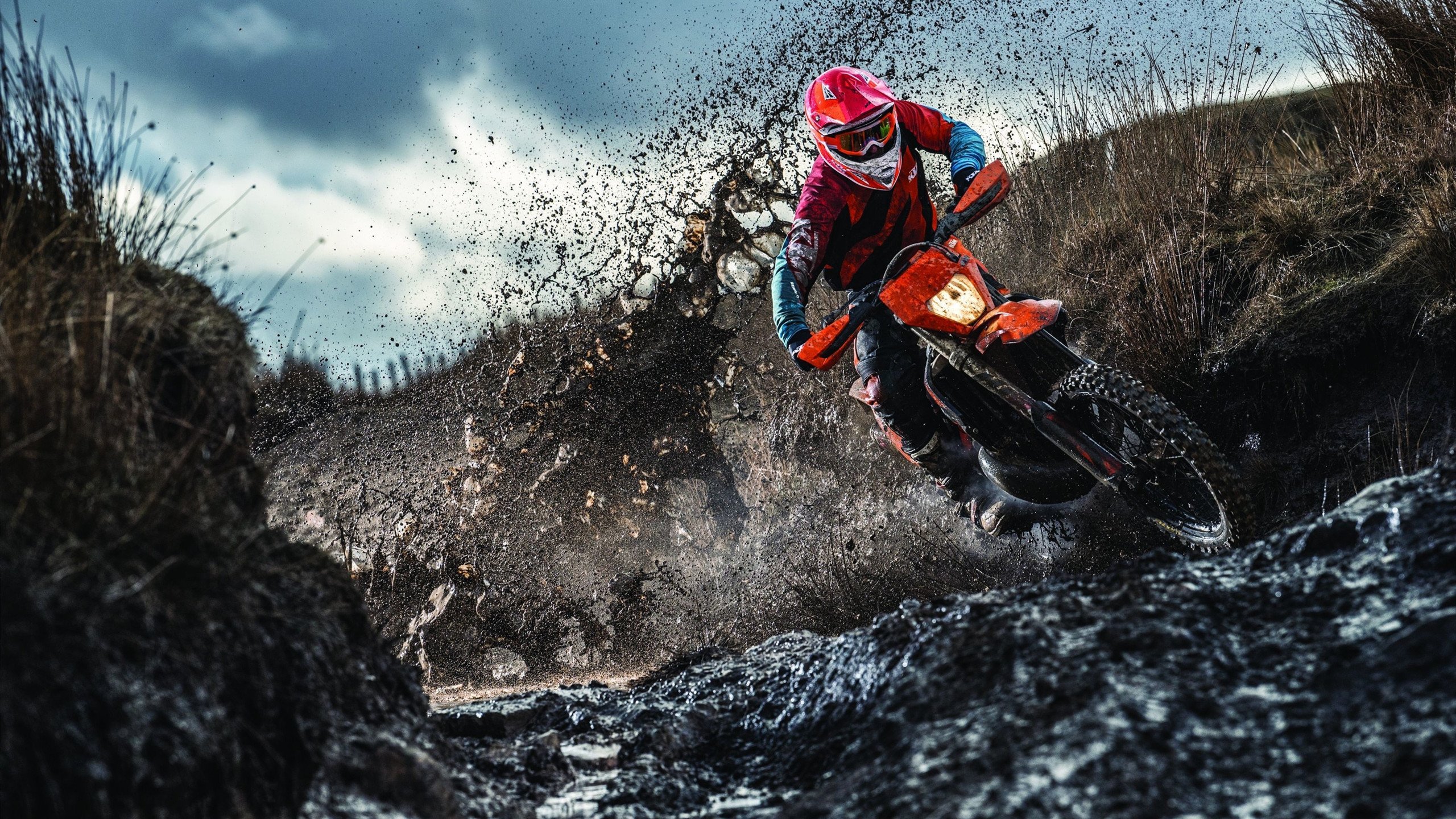 利物浦锋线组合默契十足,火力十足,利物浦边锋